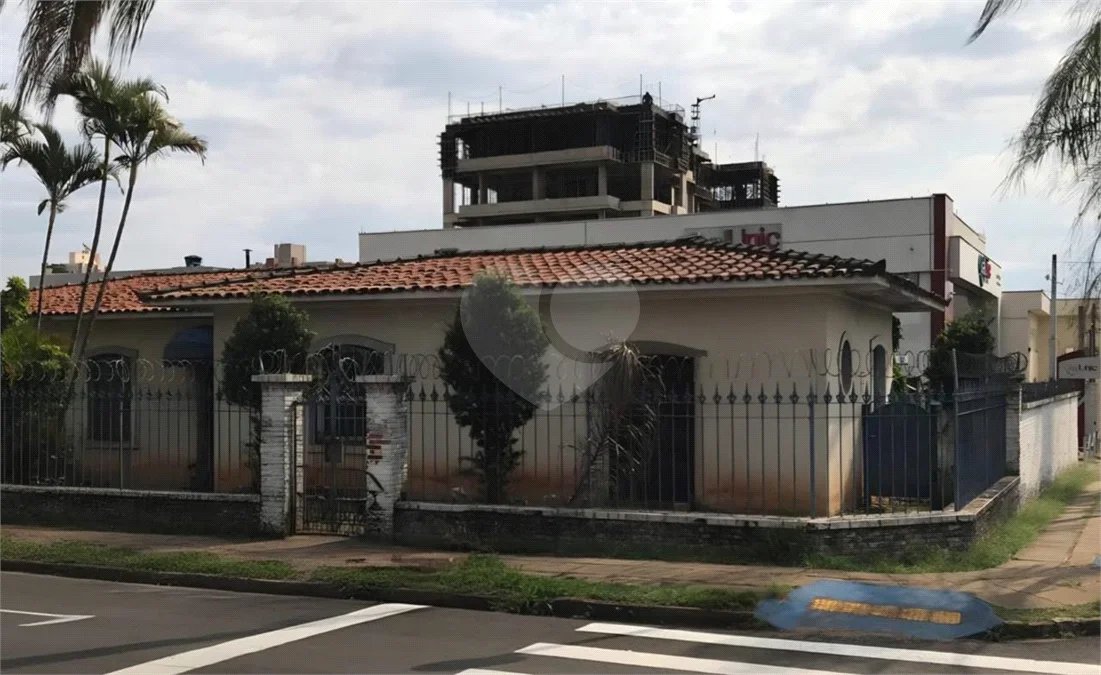 CASA À VENDA COLOCADA COM A SANTA CASA