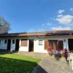 Casa com Piscina, Sauna e Edícula em Rua Arborizada no Tremembé