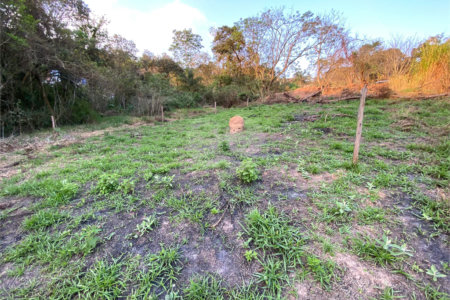 Terreno em Atibaia com 415 metros e pronto para construir no bairro Jardim Paulista, aceita financiamento