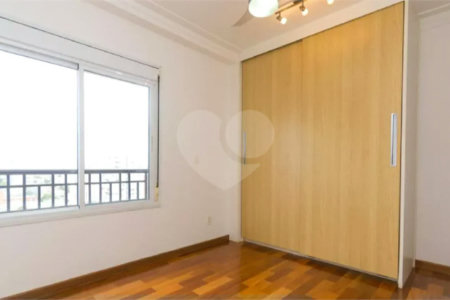 Cobertura duplex à venda na Mooca de 277m² com 3 dormitórios, 1 suíte e 3 vagas.