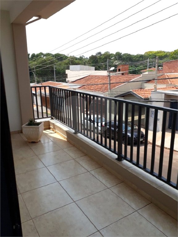 Sobrado à venda com 3 quartos em Jardim Bicão, São Carlos, SP