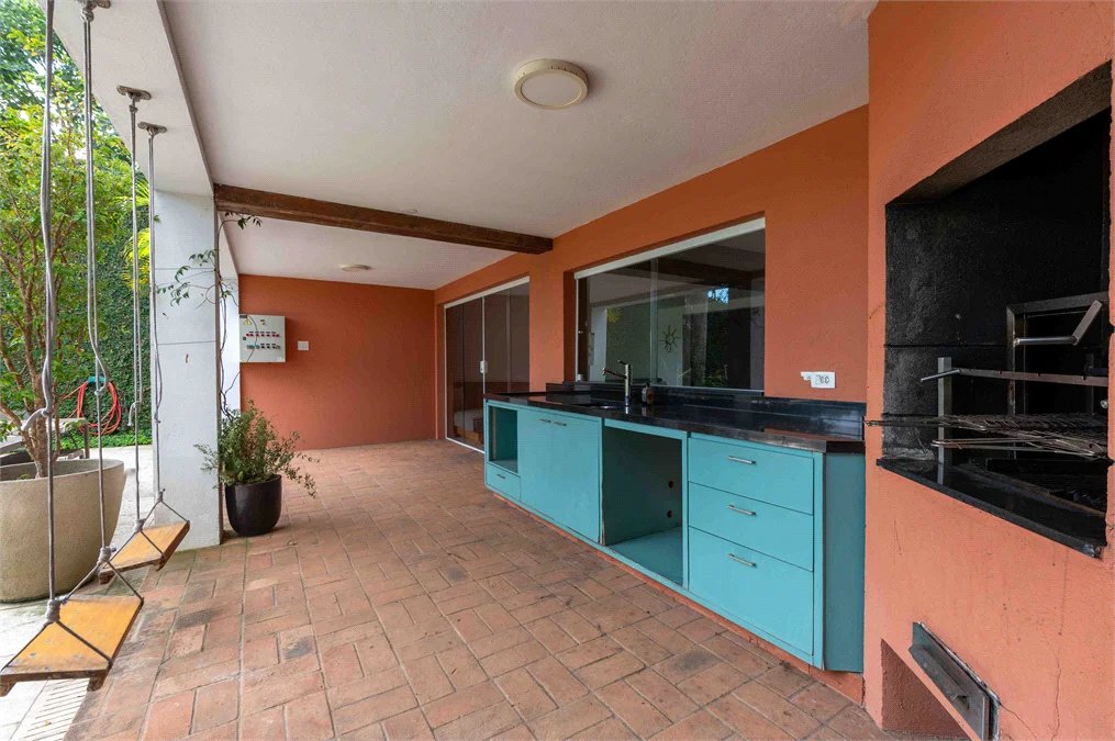 Casa à venda com 6 quartos, sendo 4 suítes,  em Morumbi, São Paulo, SP