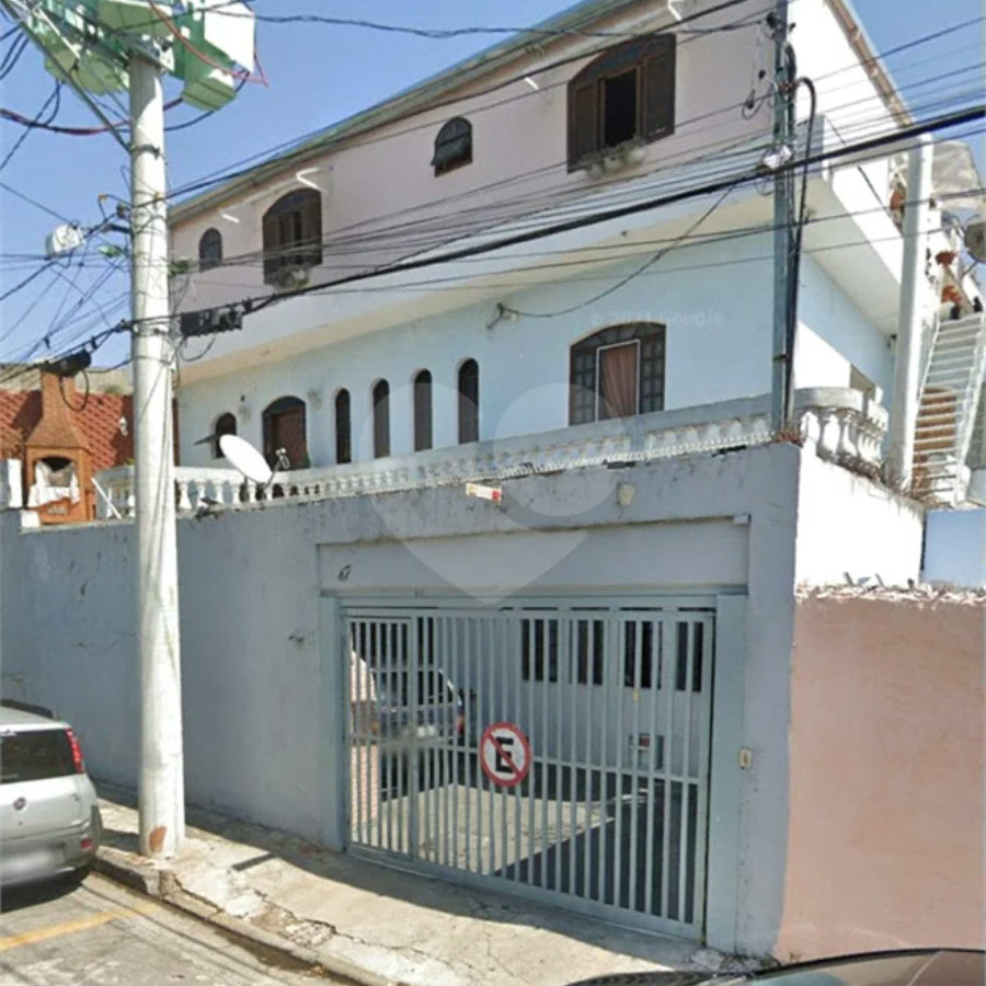 Casa com 260m² , 3 pavimentos , 6 dormitórios , 1 suíte , 3 vagas , a venda no Itaim Paulista.
