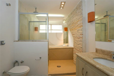 Apartamento na Bela Vista com 228m² 3 dormitorios Aceita e estuda Permuta.