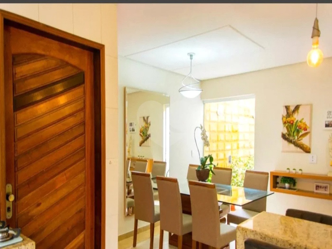 Sobrado com 180m² , 3 dormitórios , sendo 3 suítes , 3 vagas de garagem , churrasqueira e Jardim de inverno , à venda na Vila Scarpelli , Santo André.