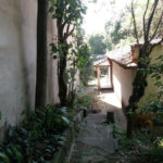 Casa térrea à venda em local tranquilo e arborizado