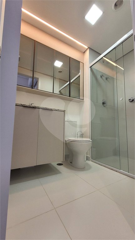 Apartamento de 2 quartos mobiliado à venda no Paraíso