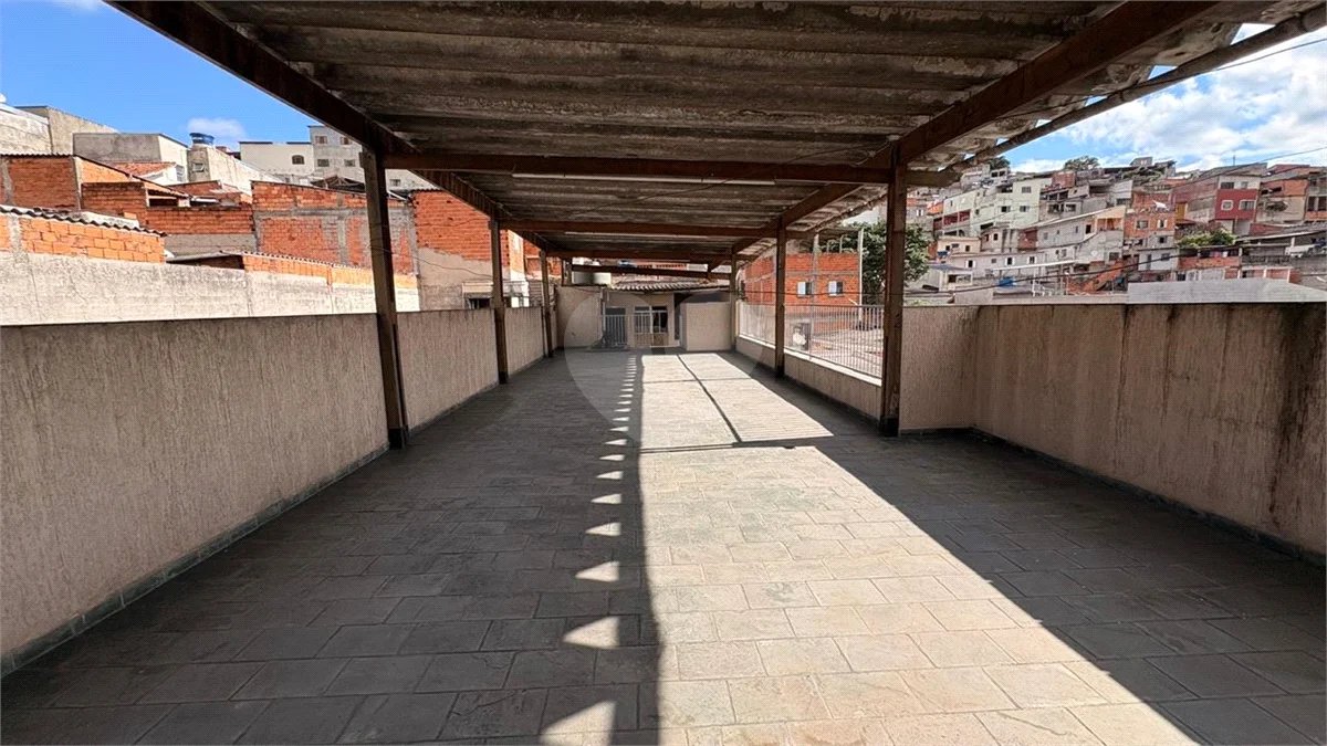 : Sobrado Amplo com Salão Comercial na Brasilândia – Pronto para o seu Negócio!