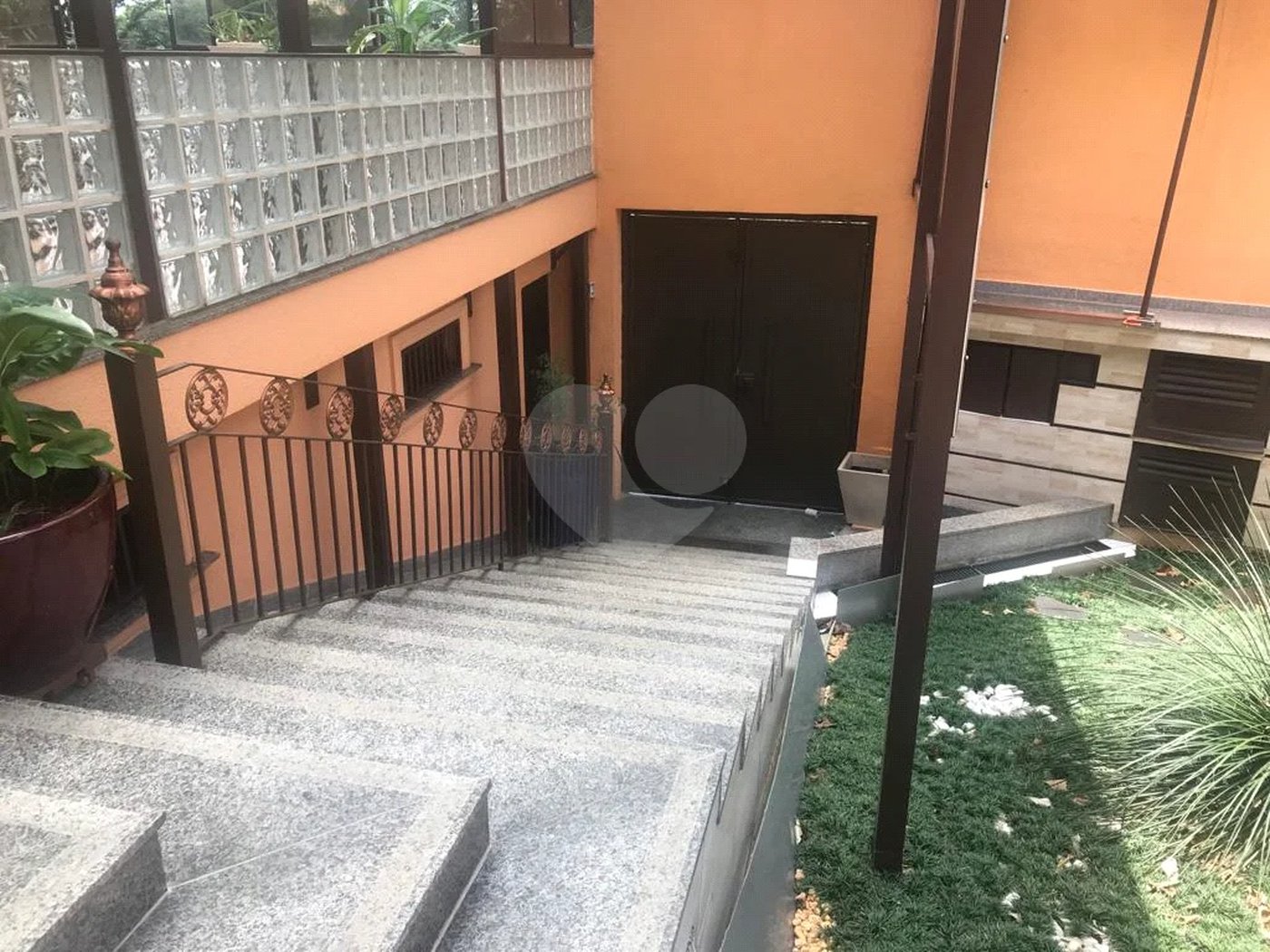 Casa à venda com 5 quartos, sendo 3 suítes, em Alto da Lapa, São Paulo, SP