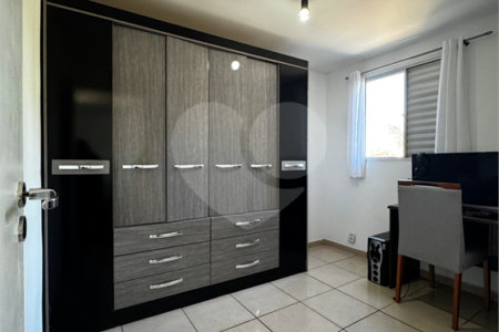Apartamento á venda, com 02 Dormitórios, em Jardim Ricetti.
