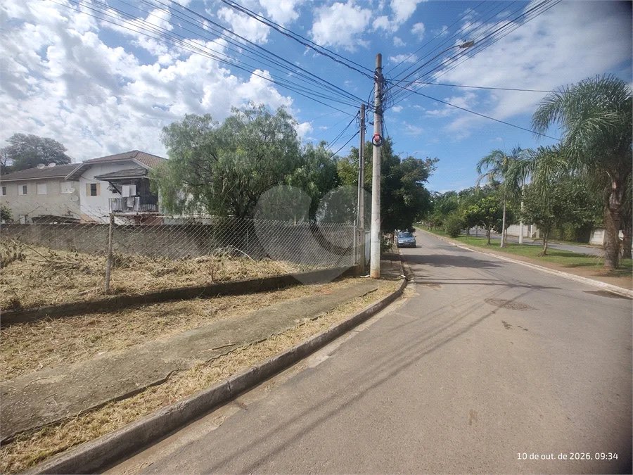 Terreno em Atibaia com 652 metros, pronto para construir no Jardim do Lago, aceita financiamento