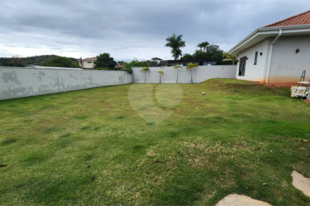 Casa à venda no Condomínio Jardim Primavera – Luxo, Espaço e Exclusividade em Louveira