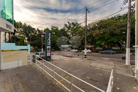 Prédio inteiro comercial á venda e locação na Vila Leopoldina.