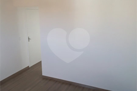 Apartamento com 2 dormitórios.