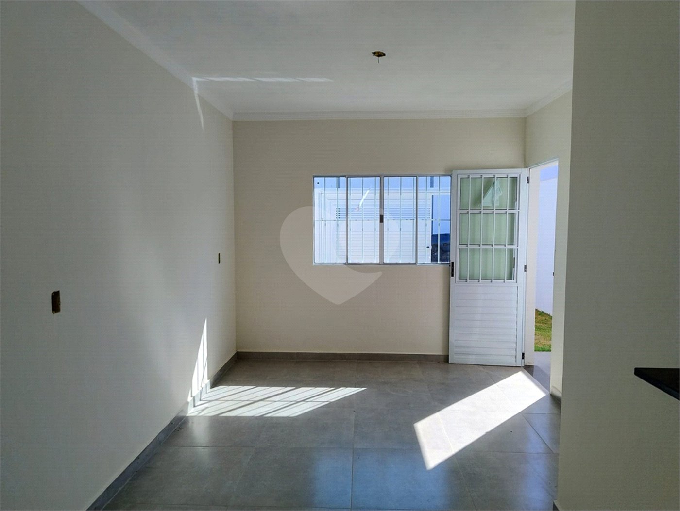 Casa nova 2 quartos dois banheiros Jardim Hikari