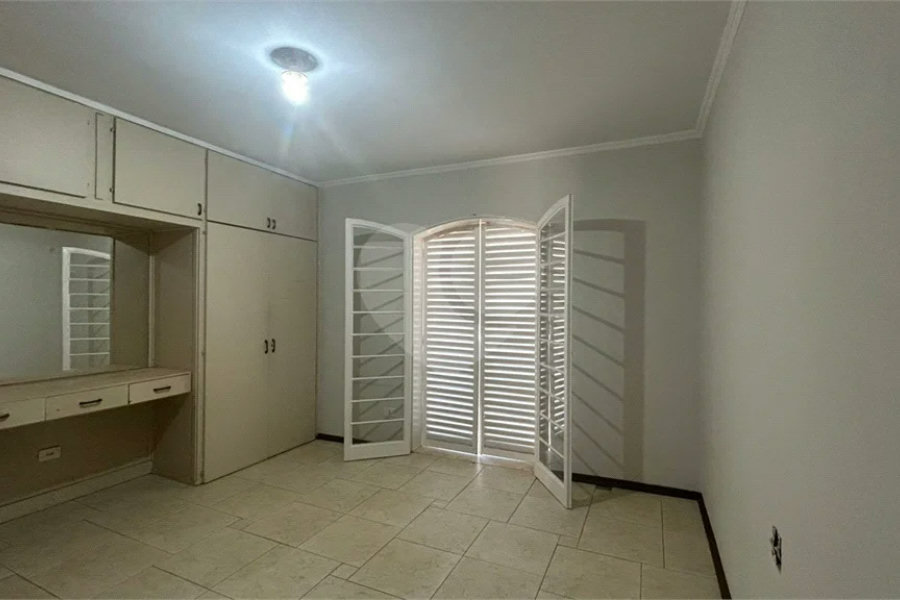 Venda Casa com 4 Dormitórios no Parque Santa Cecília