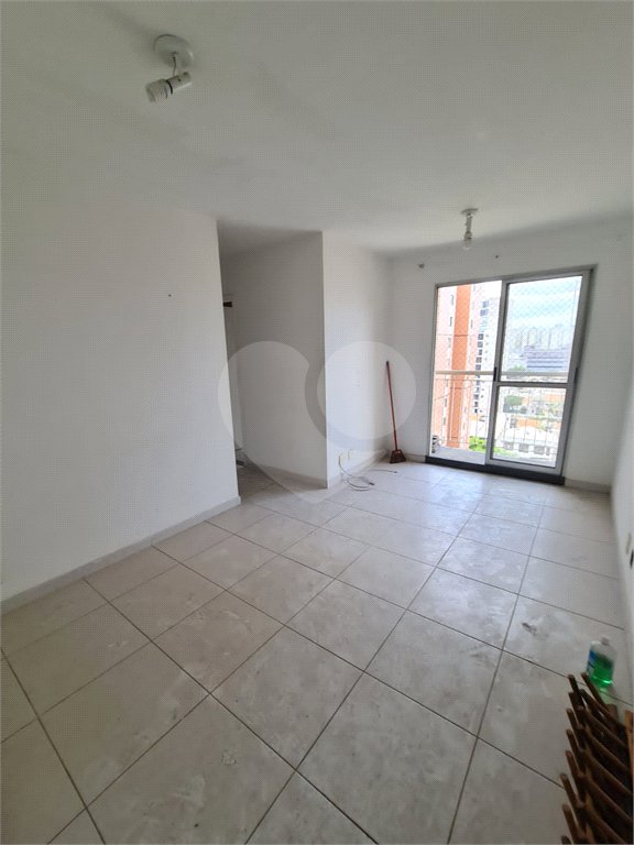 Apartamento à venda com 65m² -Cambuci