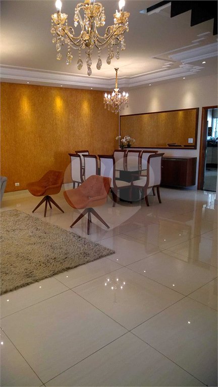 CASA A VENDA NO BAIRRO VISTA VERDE COM 3 DORMITORIOS, 3 SUITES, 3 VAGAS, METRAGEM 316M², SJC