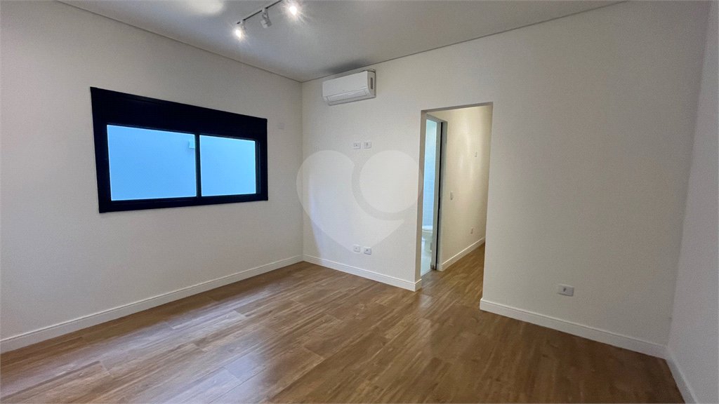 Casa Terrea com 3 suítes a Venda em Atibaia