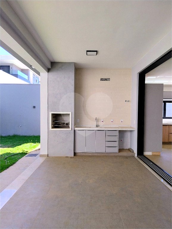 Casa a venda no condomínio Faber III