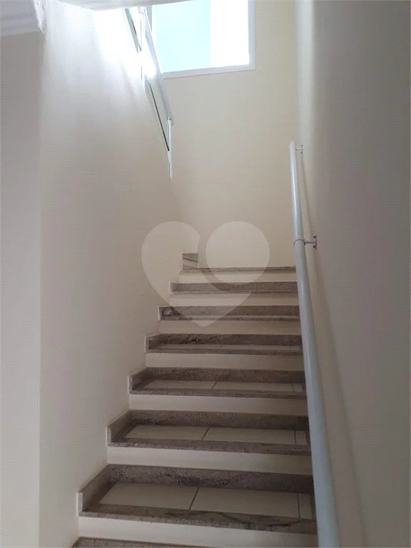 Sobrado à venda com 3 quartos, sendo 1 suíte,  em Condomínio Residencial Terras do Caribe, Valinhos, SP