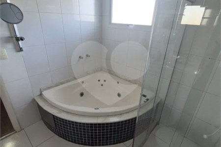 Belíssima Residência de 267 m² com Lazer Privativo no Condomínio Terras do Oriente – Valinhos