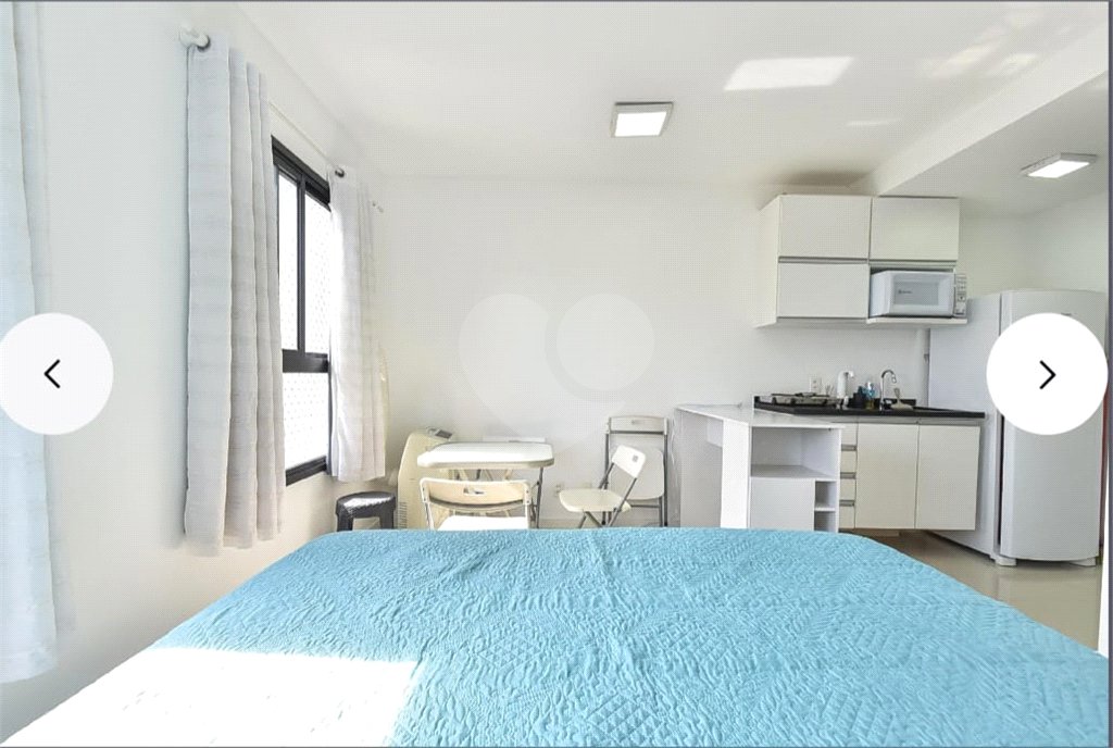 Vendo Studio novo, 14° andar, (apto 1401), 23 m2, sol da manhã com vista livre.
