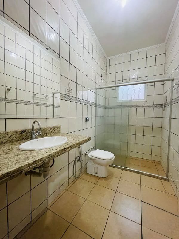 Casa para alugar com 3 quartos, sendo 1 suíte, em Colinos, Três Lagoas, MS
