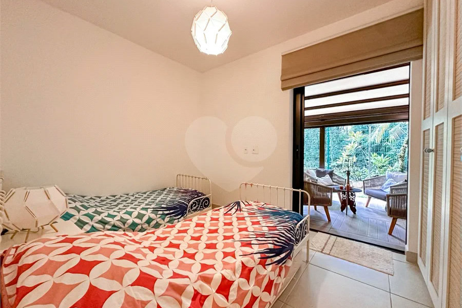Villagio à venda com 3 quartos, sendo 1 suíte,  em Riviera de São Lourenço, Bertioga, SP