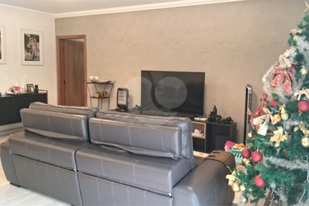 Apartamento a venda na Aclimação com 4 dormitórios e 2 vagas.