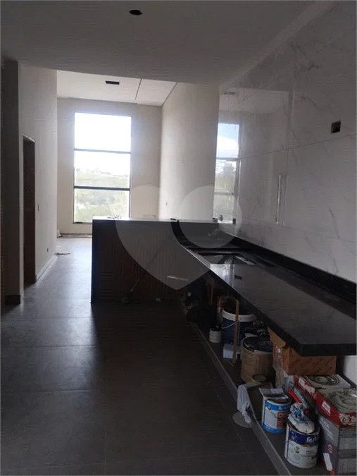 Casa em Atibaia com 3 dormitórios (1 suíte), sala 2 ambientes, piscina, 2 vagas de garagem, aceita financiamento