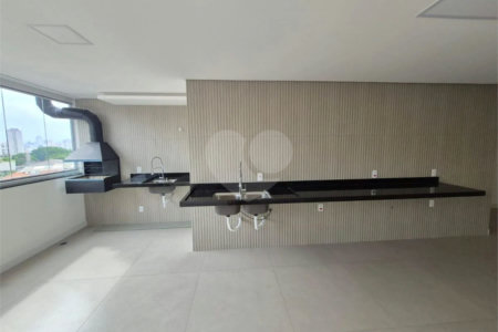 Sobrado Novo e Sofisticado em São Caetano – 3 Suítes, Área Gourmet e 5 Vagas
