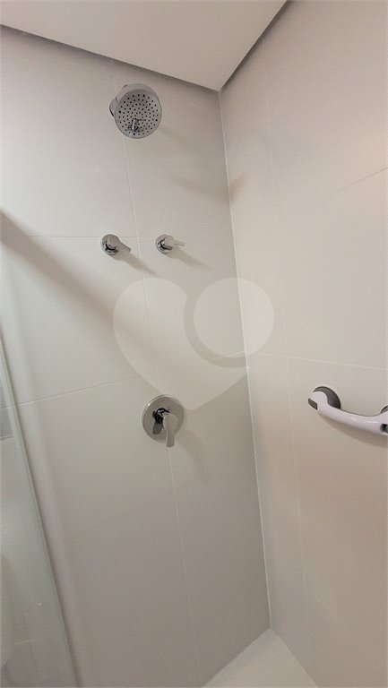 Apartamento de 2 quartos mobiliado à venda no Paraíso
