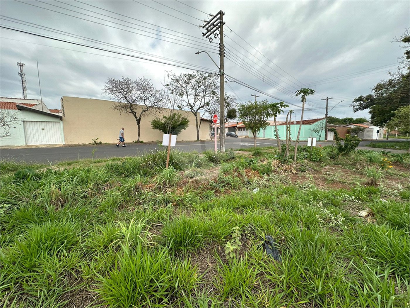 Terreno á venda, com 197m2, no Bairro Parque Primavera em São Carlos.