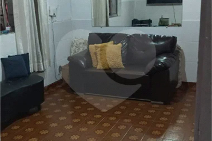 Térrea 02 dormitórios, localização privilegiada. Próximo a tudo