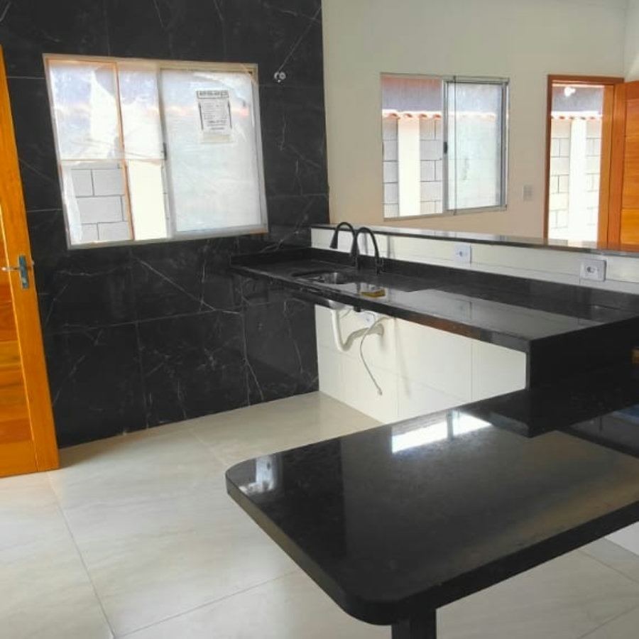 Casa à venda com 2 quartos, sendo 1 suíte, Itanhaém - SP