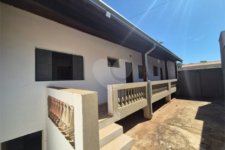 Dois imóveis em um terreno de 300 m² (12 x 25) - Com acesso independente