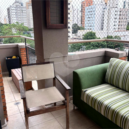 Apartamento em Moema Pássaros à Venda 171 m² 3 Dormitórios 3 Suítes Reformado