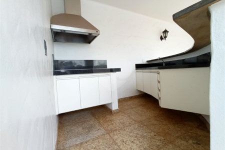 Casa térrea no Condomínio Faber I.
