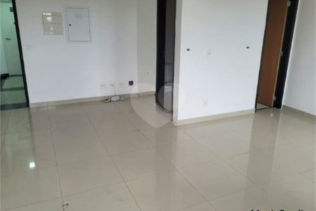 Sala comercial com 35m² , 1 vaga , 1 banheiro , à venda na Penha.