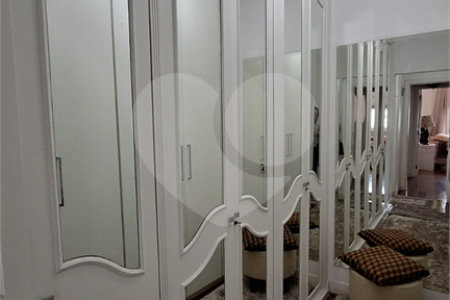 Apartamento em Perdizes 3 suítes, 4 vagas de garagem.
