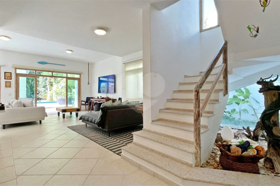 Casa à venda com 4 quartos, sendo 3 suítes,  em Riviera de São Lourenço, Bertioga, SP