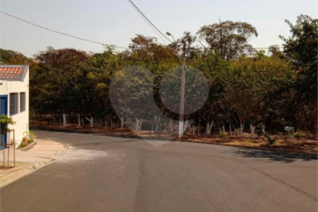Terreno plano contendo 160,00 m² .
