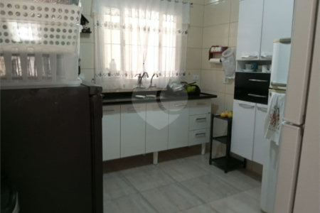 Terreno á venda com 2 casas na Vila Rosália, Guarulhos, SP.