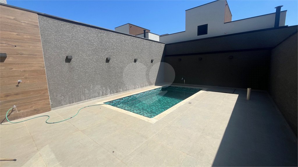 Casa Assobradada com 3 suítes na Vila Thais em Atibaia