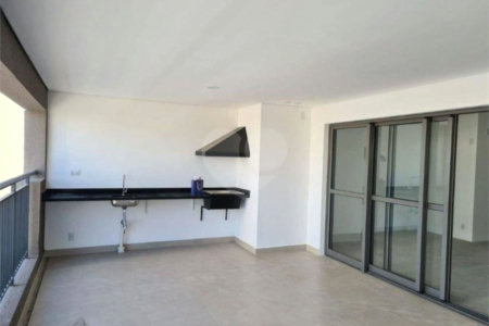 Apto com 159m² área útil com 3 suítes 2 vagas varanda gourmet e lazer completo.