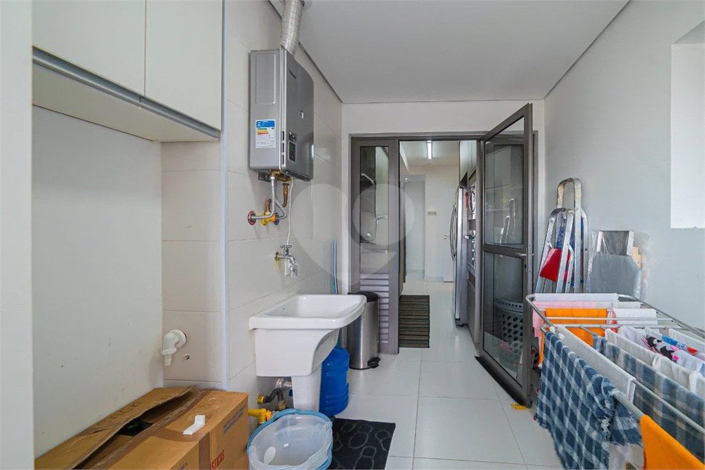 Apartamento à venda, 160m², 4 dormitórios, sendo 3 suítes, 2 vagas de garagem!