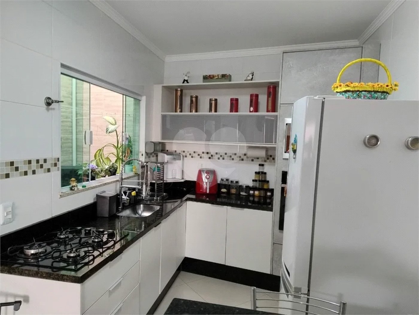 Vende-se Sobrado com 2 Suítes em Condomínio Fechado – Vila Ré