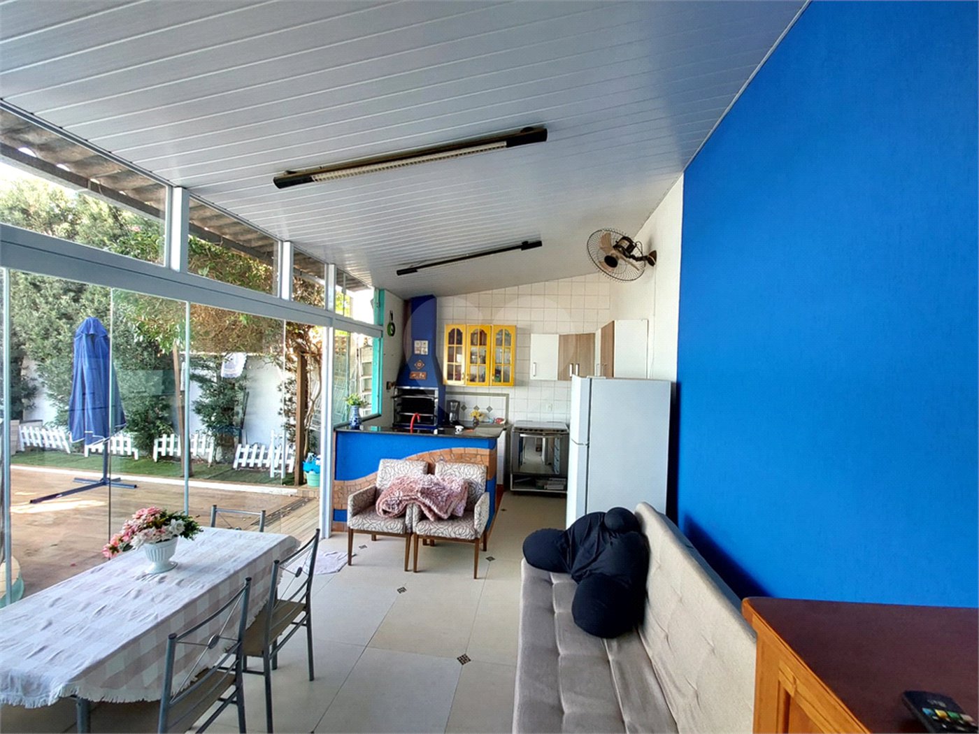 Casa residencial com ponto comercial a venda no Centro