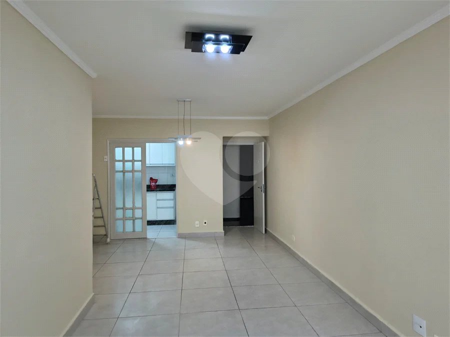 Apartamento com 2 Dormitórios , amplo com 77 metros e com vaga de garagem fixa